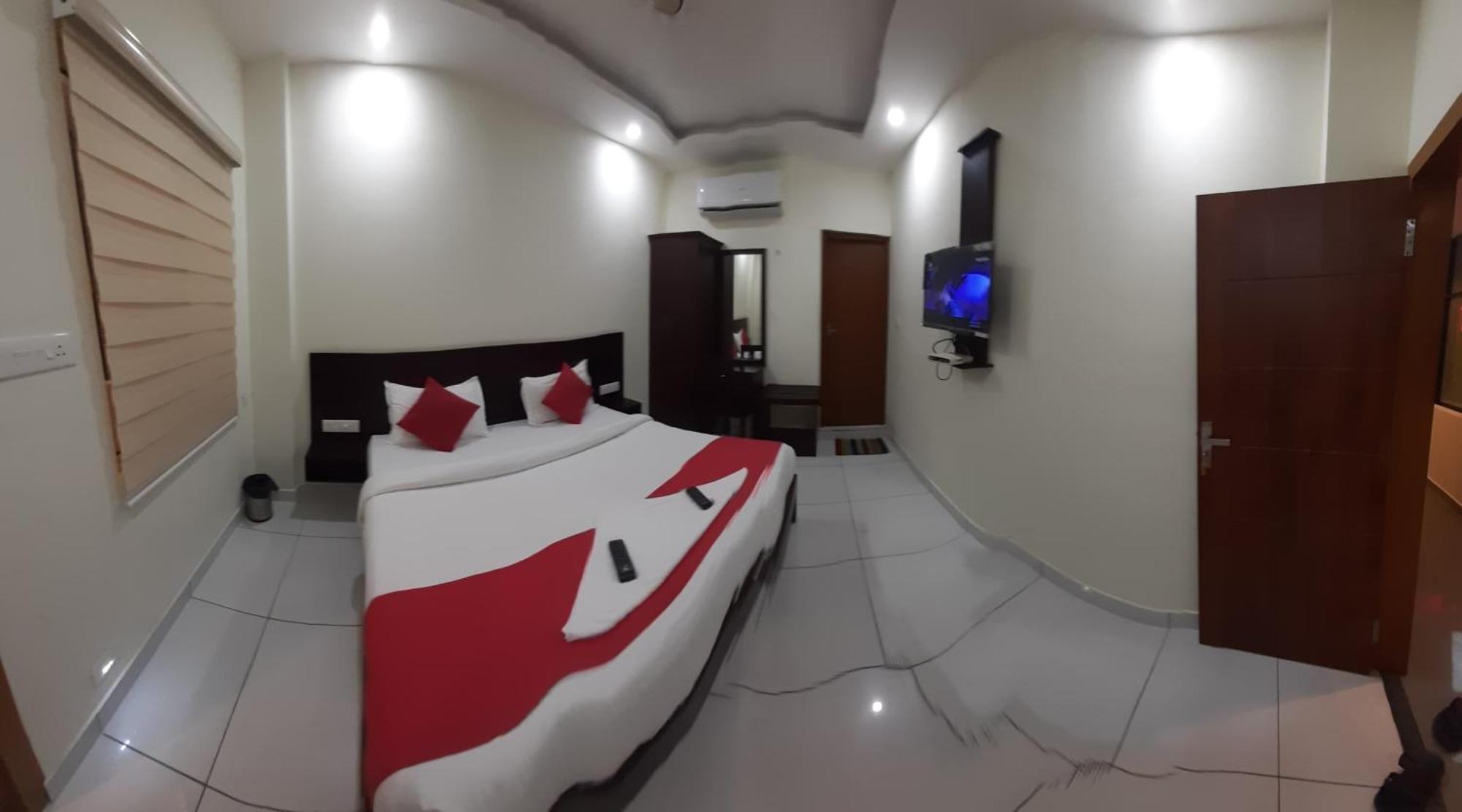 Grace Tourist Home Kochi Екстериор снимка
