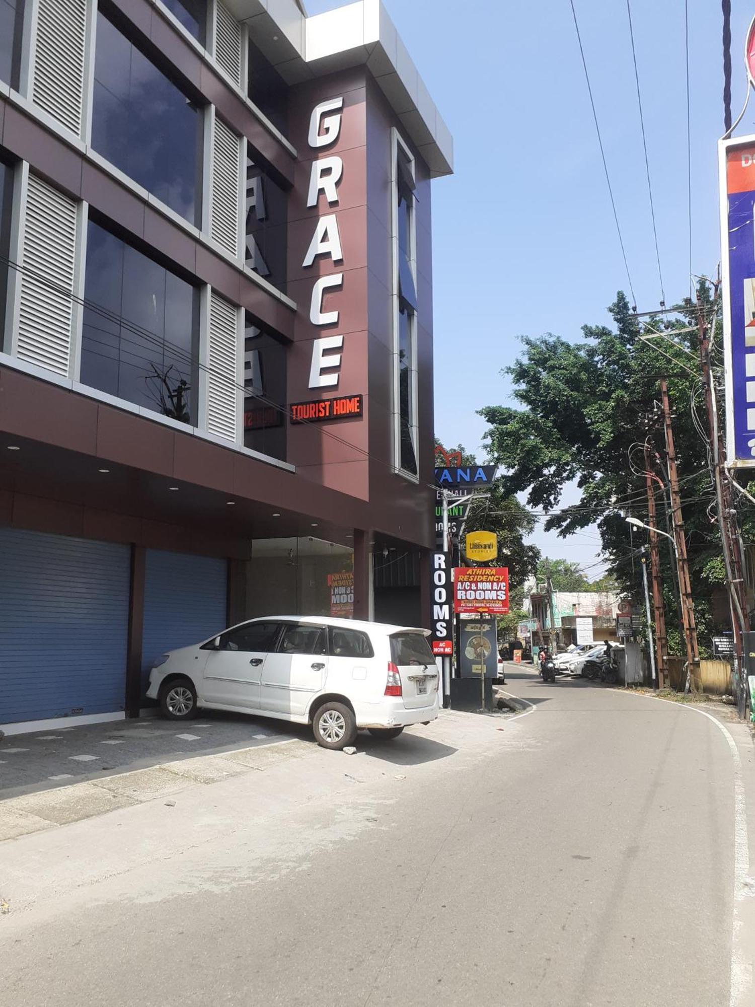 Grace Tourist Home Kochi Екстериор снимка