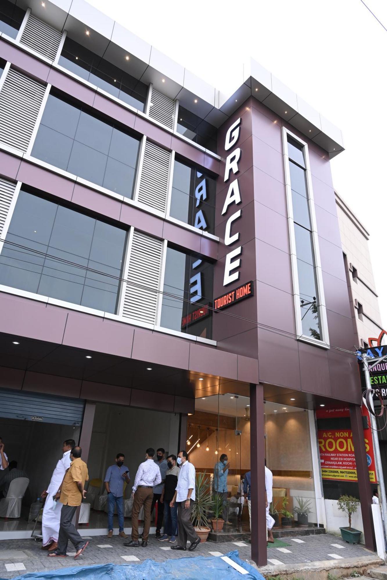 Grace Tourist Home Kochi Екстериор снимка