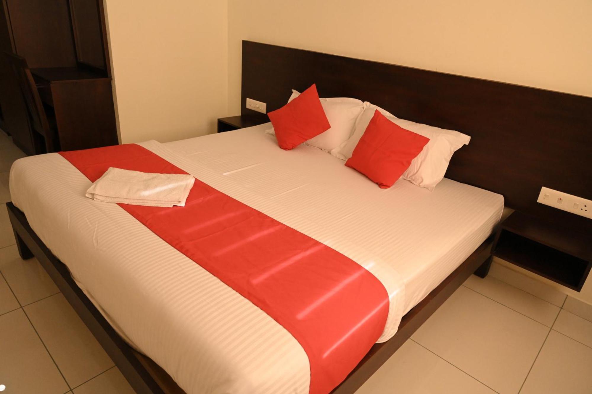 Grace Tourist Home Kochi Екстериор снимка
