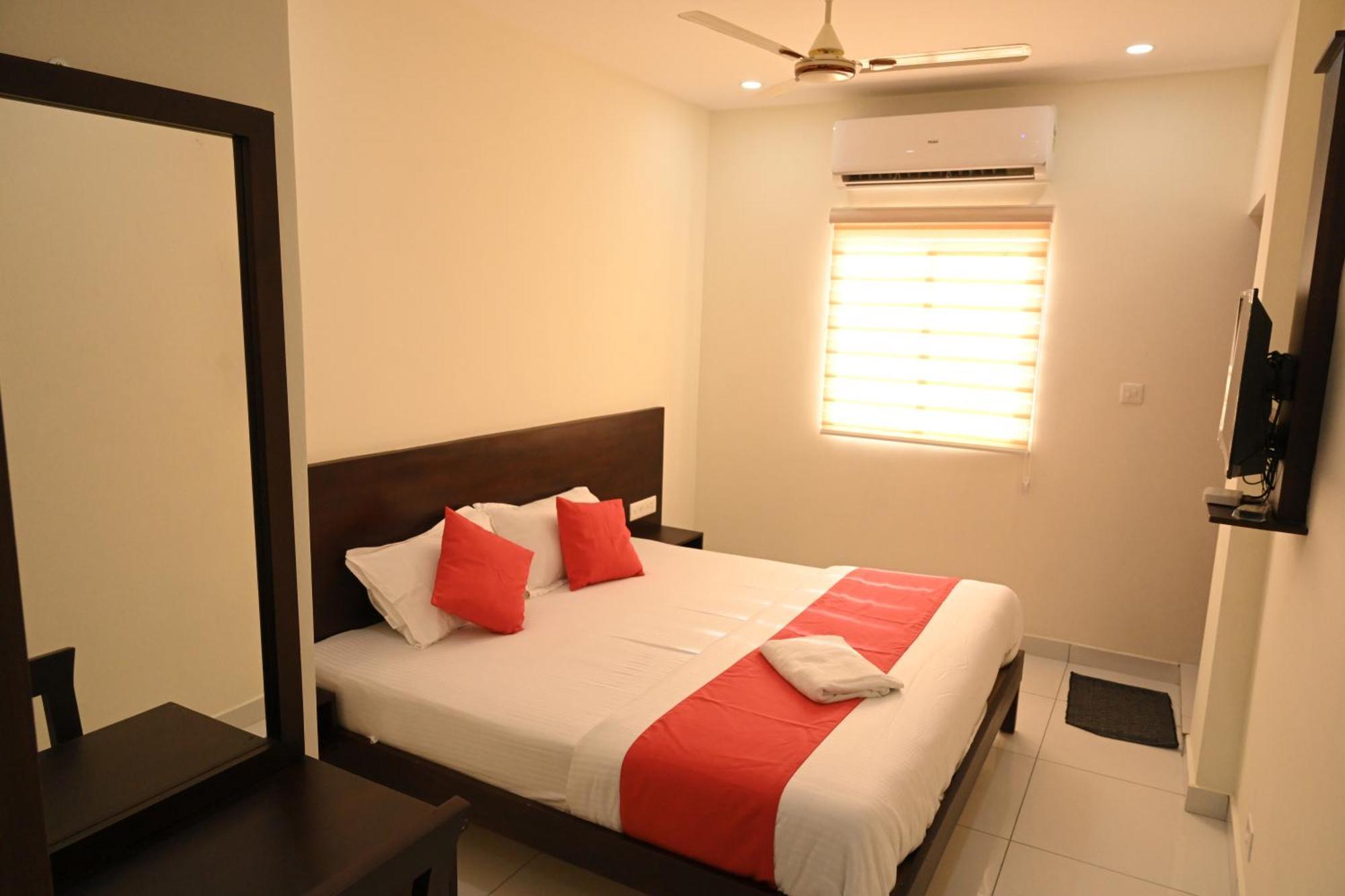 Grace Tourist Home Kochi Екстериор снимка