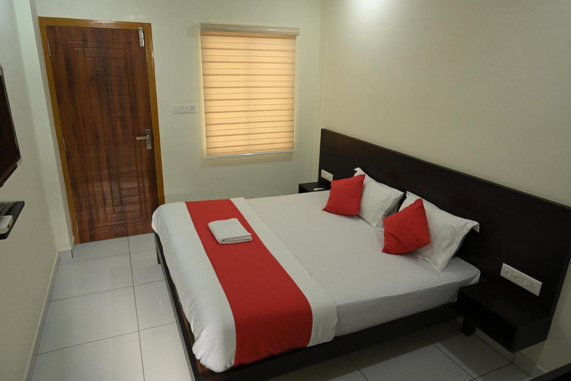 Grace Tourist Home Kochi Екстериор снимка